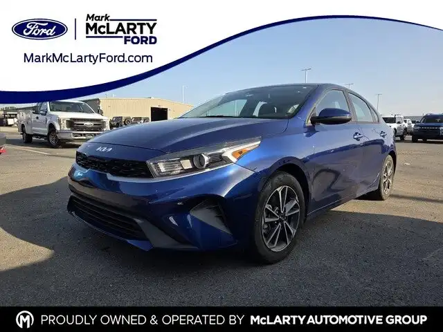 2023 Kia Forte LXS AT's photo