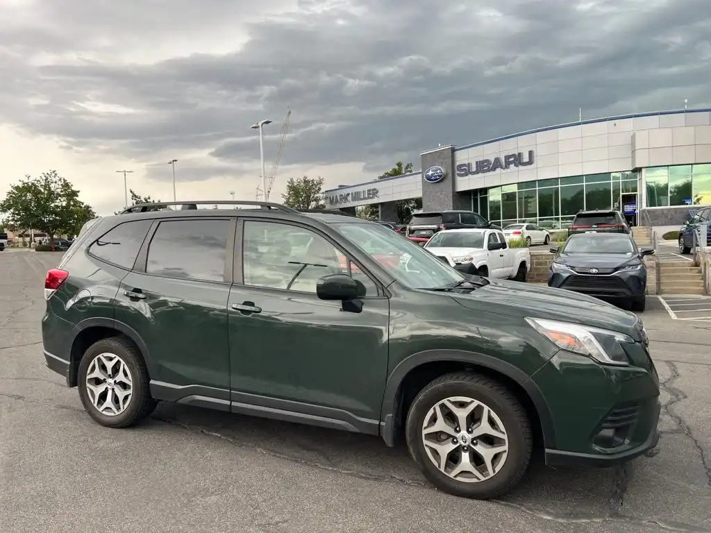 2023 Subaru Forester Premium's photo