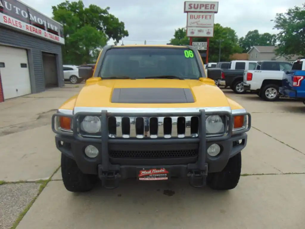 2006 Hummer H3 SUV's photo