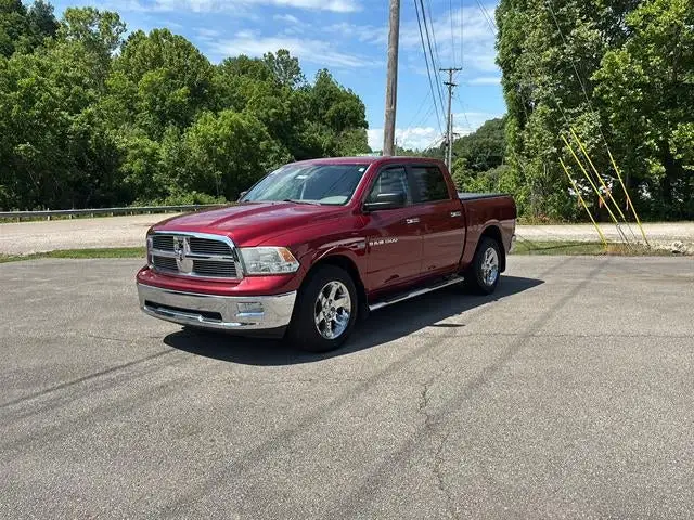 2012 RAM 1500 SLT 4x4 Crew Cab photo 1