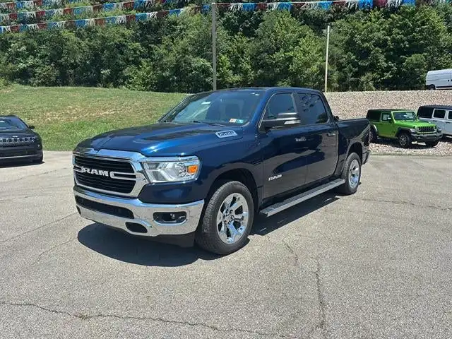 2019 RAM 1500 Big Horn/Lone Star 4x4 Crew Cab 5'7's photo