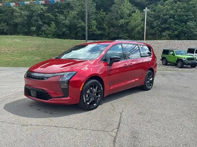 2027 Chrysler Pacifica Select AWD's photo