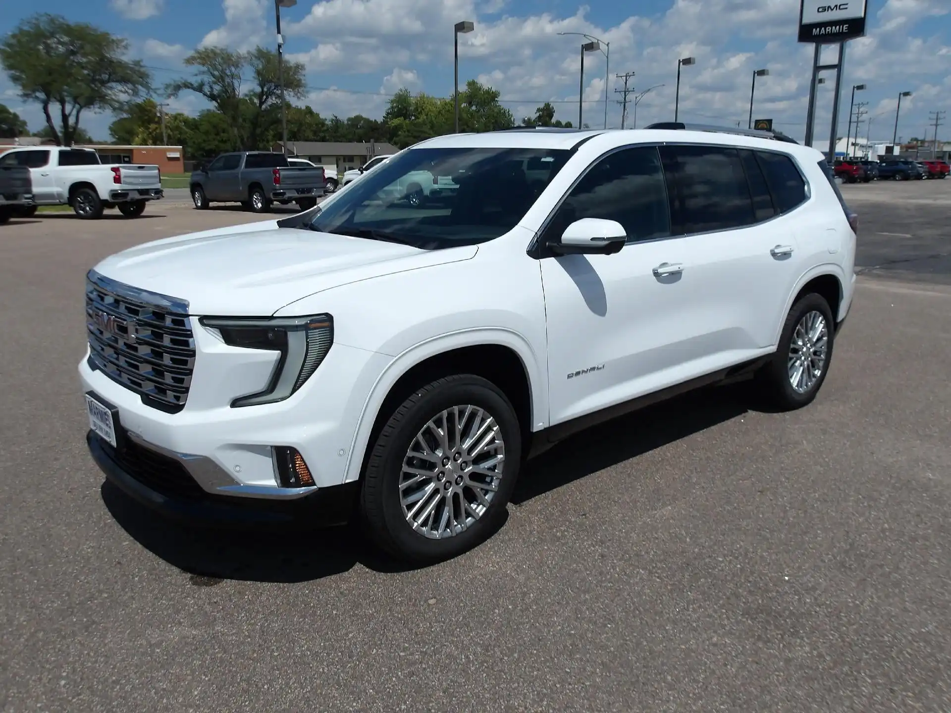 2026 GMC Acadia Denali FWD's photo