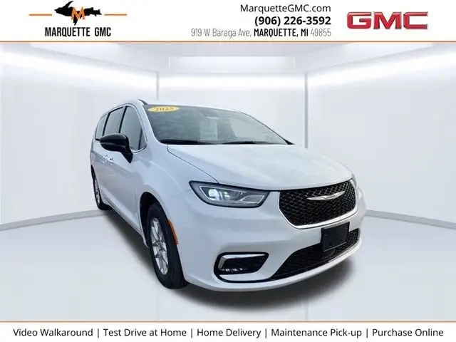 2025 Chrysler Pacifica Select photo 1