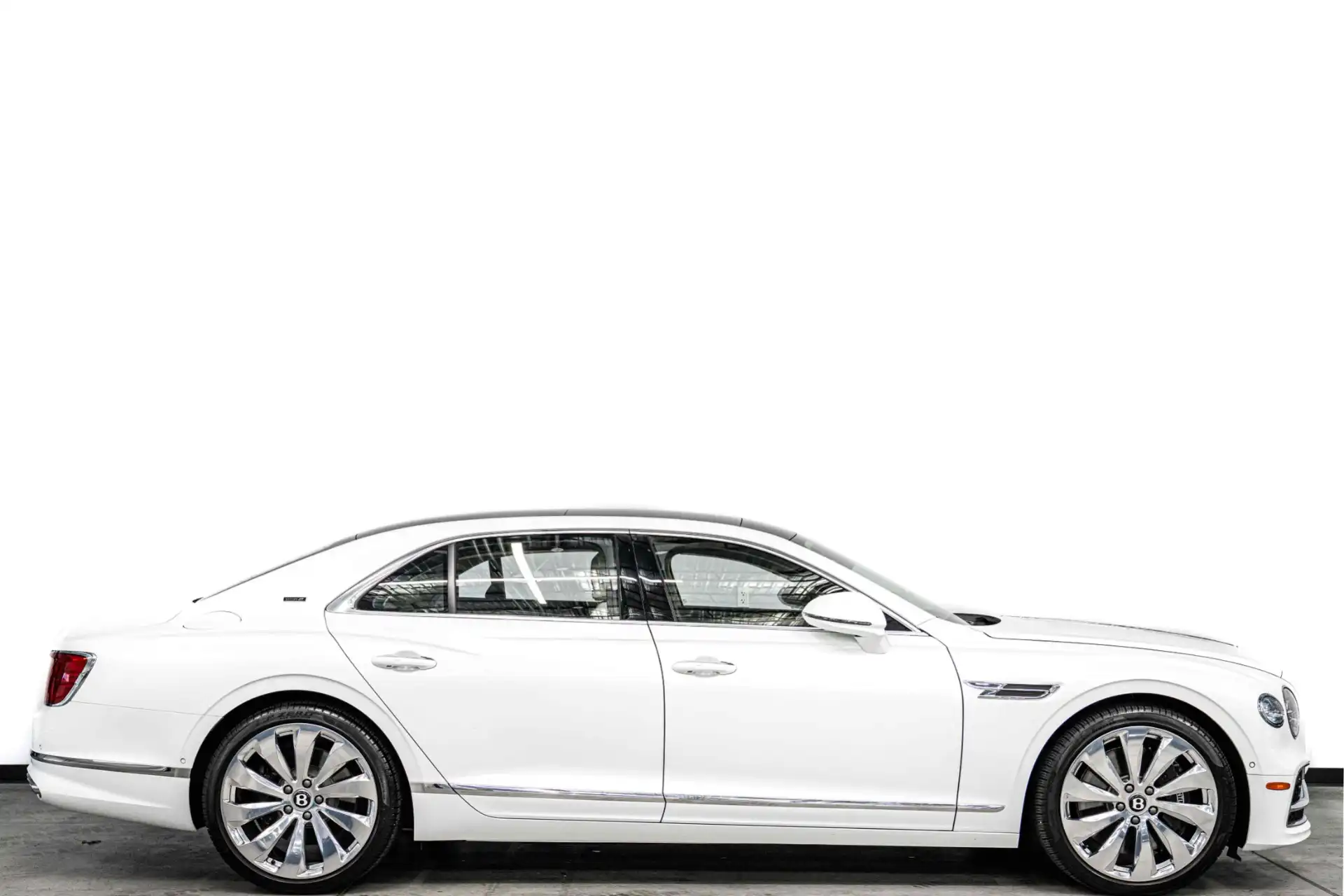 2024 Bentley Flying Spur V8 Mulliner's photo