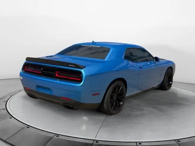 2016 Dodge Challenger SRT Hellcat photo 3
