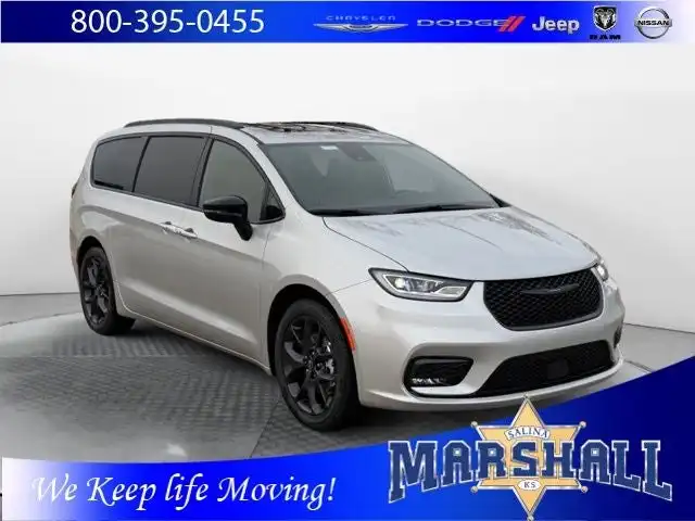 2026 Chrysler Pacifica Limited's photo