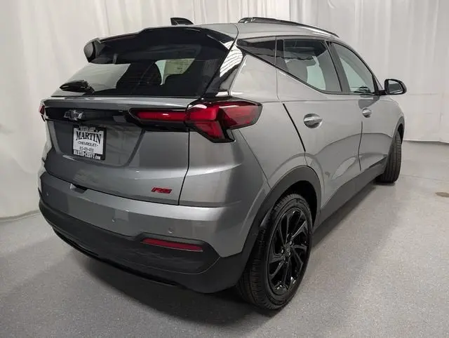 2027 Chevrolet Bolt EV RS Auto photo 3