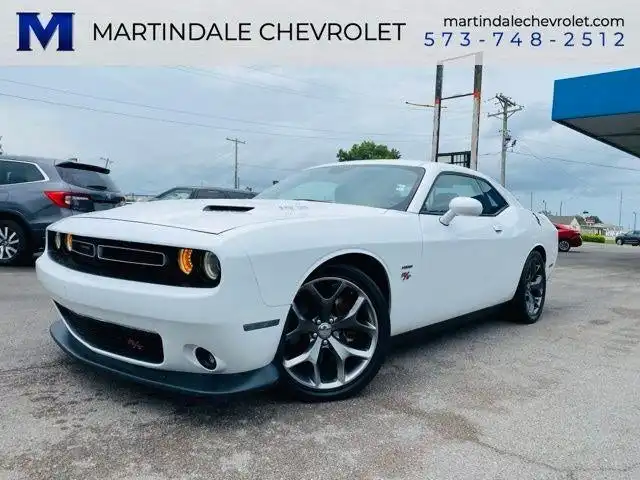 2015 Dodge Challenger R/T's photo
