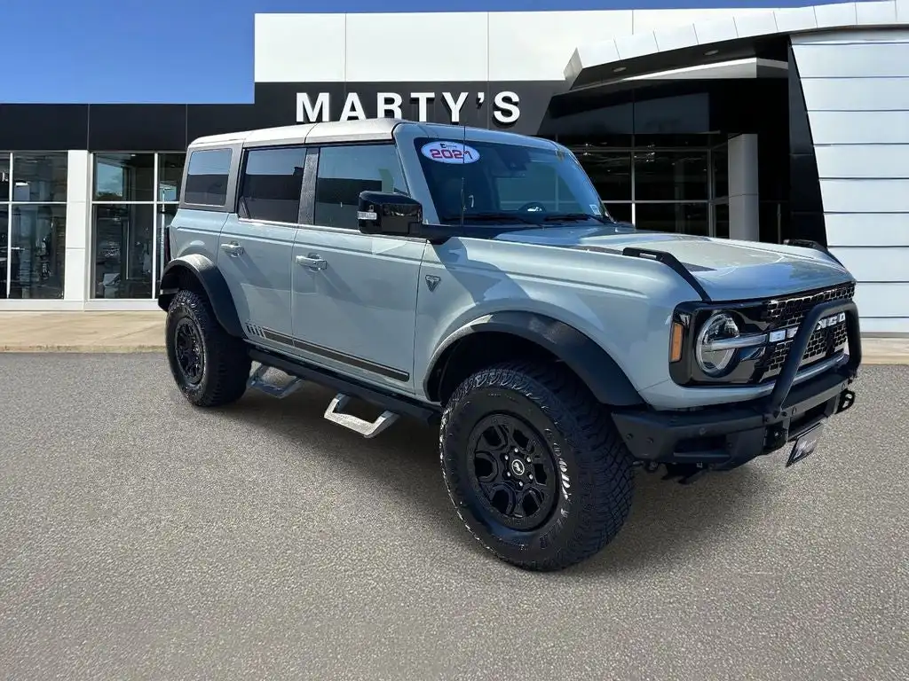 2021 Ford Bronco First Edition 4WD Advanced's photo