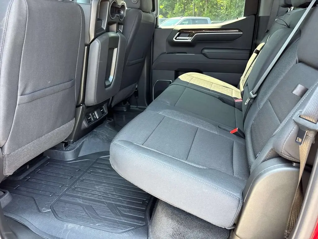 2026 GMC Sierra Elevation 4WD Crew Cab Standard Box photo 5