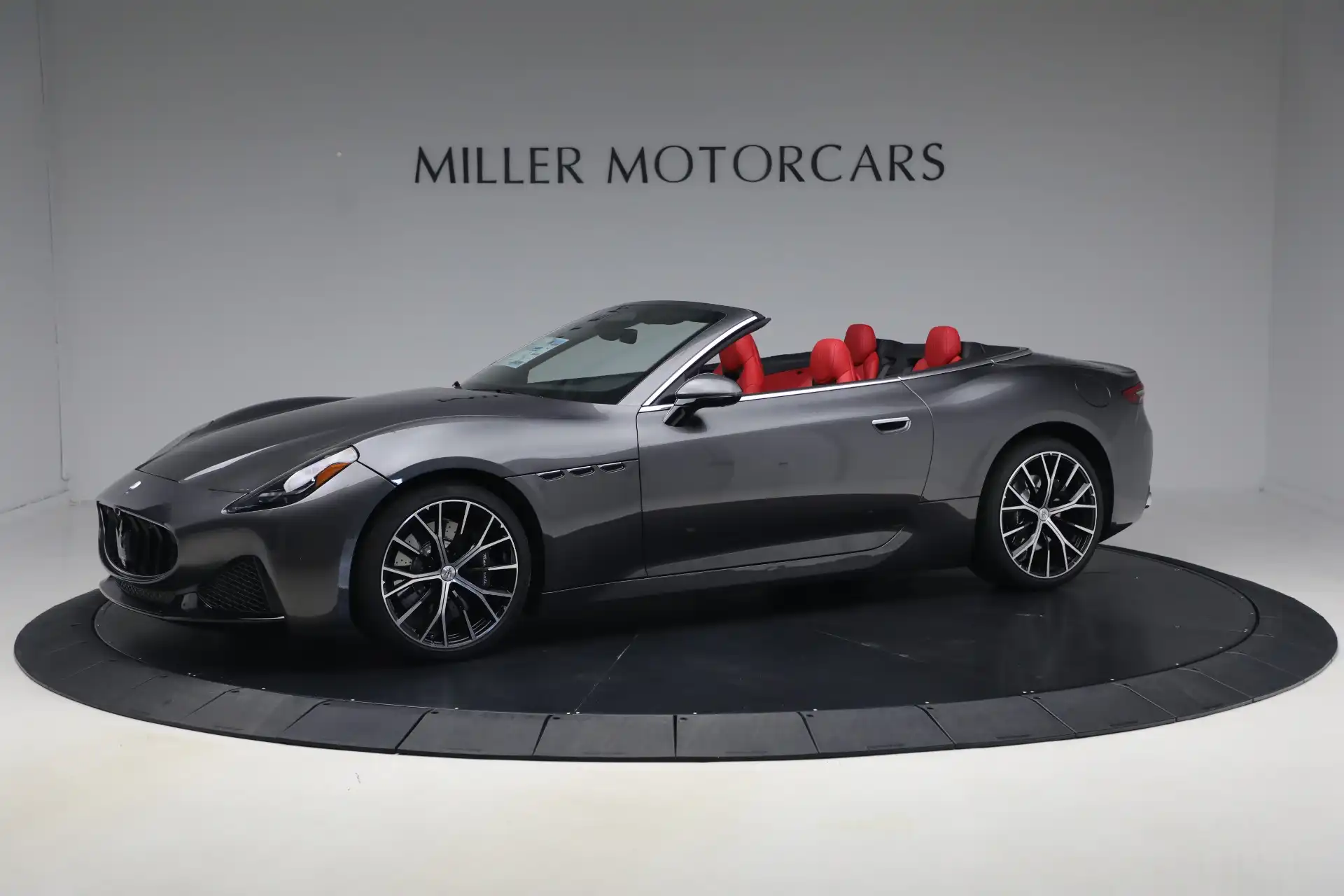 2026 Maserati GranCabrio Base's photo