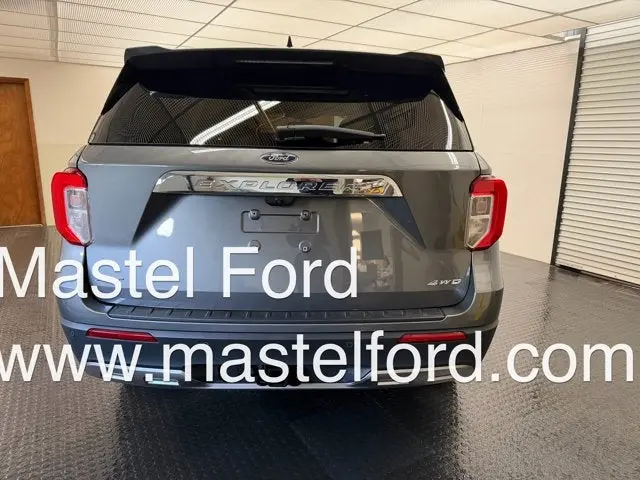 2023 Ford Explorer XLT 4WD photo 4