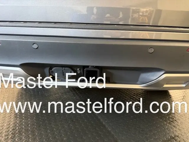 2023 Ford Explorer XLT 4WD photo 5