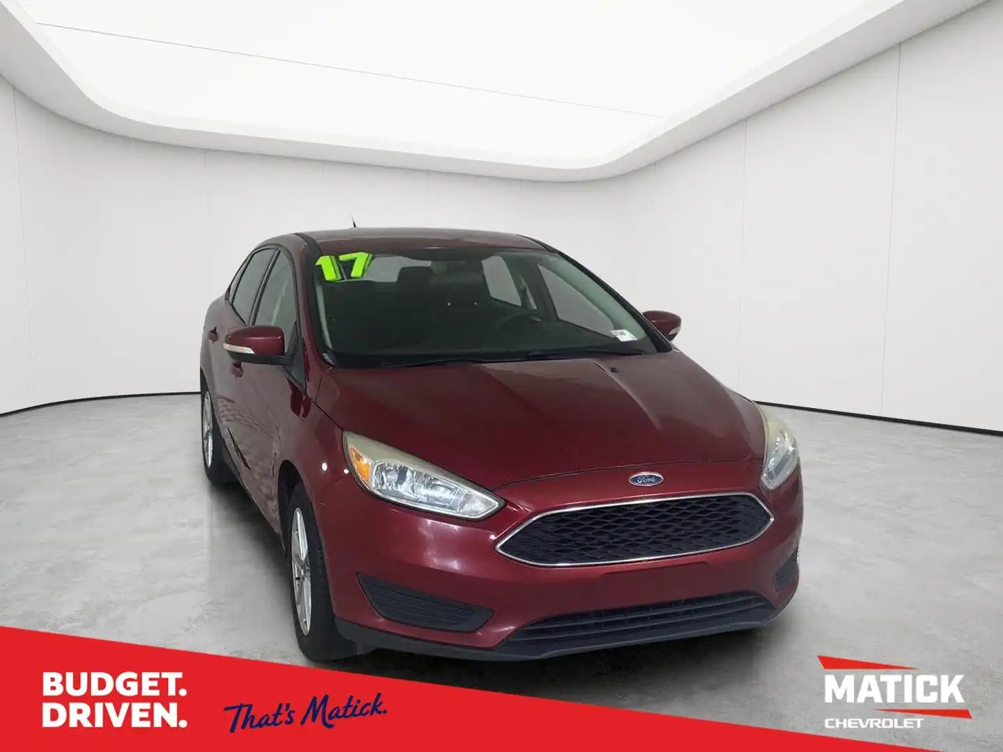 2017 Ford Focus SE Sedan's photo
