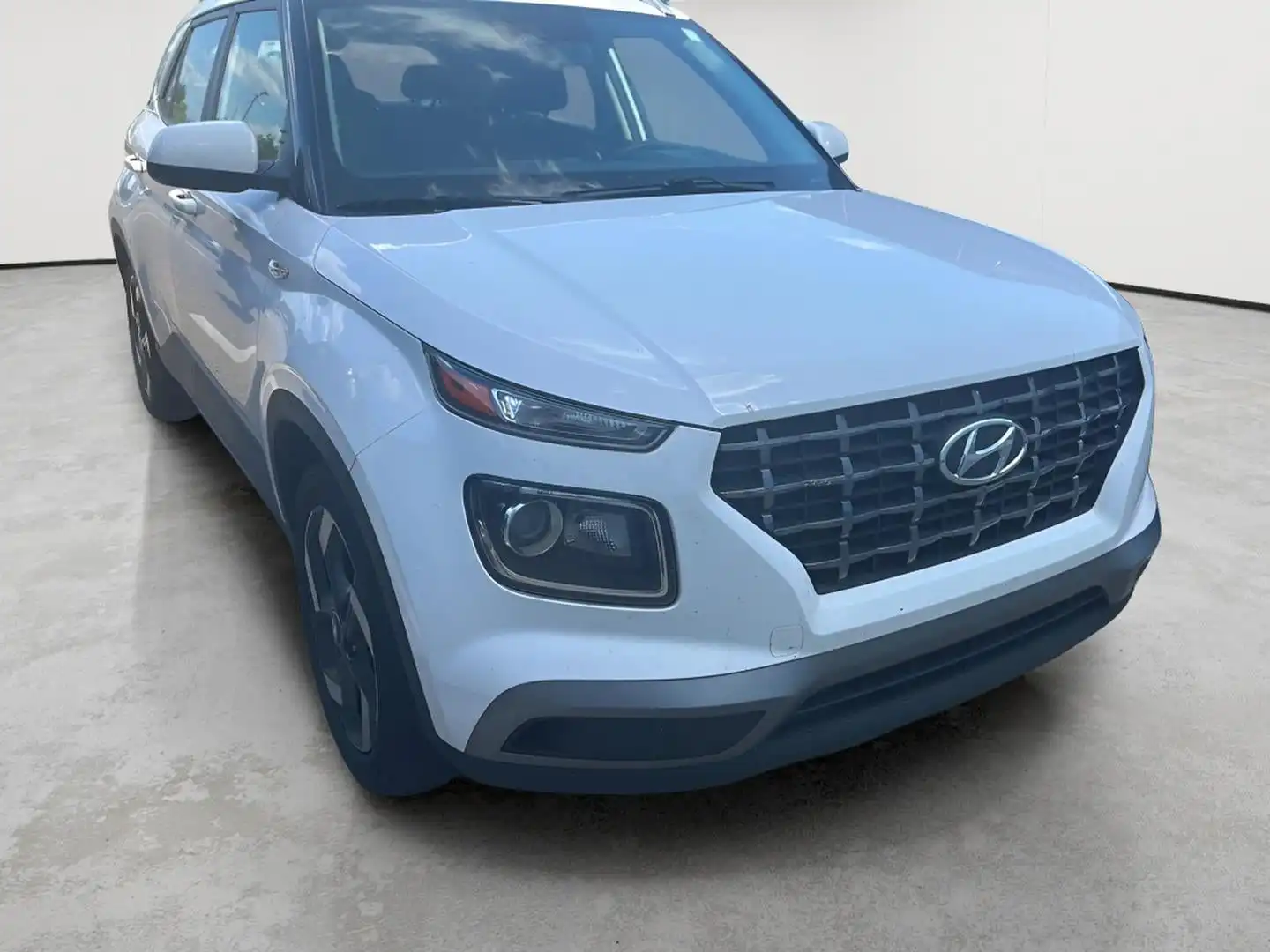 2023 Hyundai Venue SEL IVT's photo