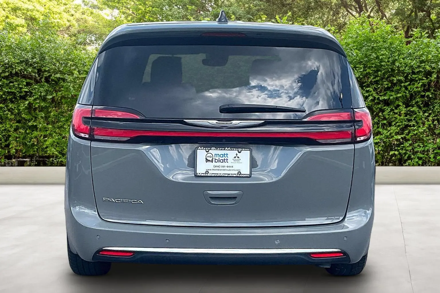 2025 Chrysler Pacifica Select photo 5