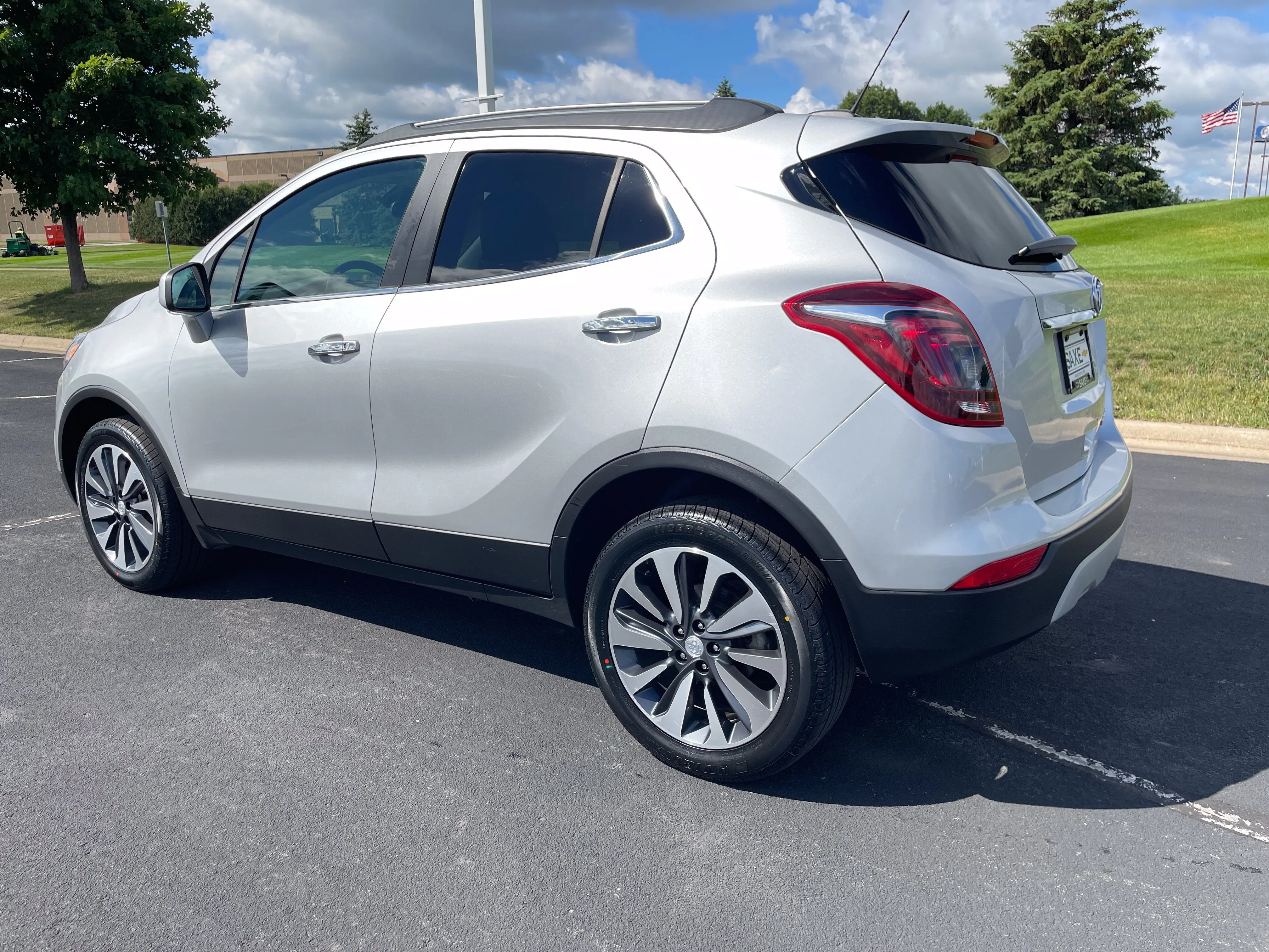 2022 Buick Encore Preferred AWD photo 3