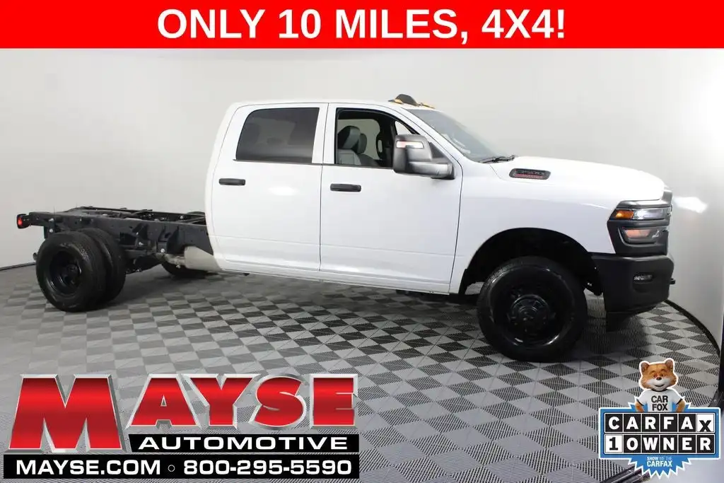 2025 RAM 3500 Tradesman 4X4 Crew Cab's photo