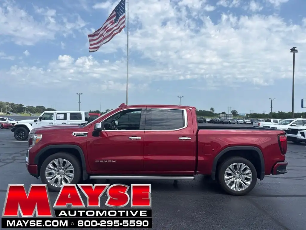 2022 GMC Sierra 4WD Crew Cab Short Box Denali's photo