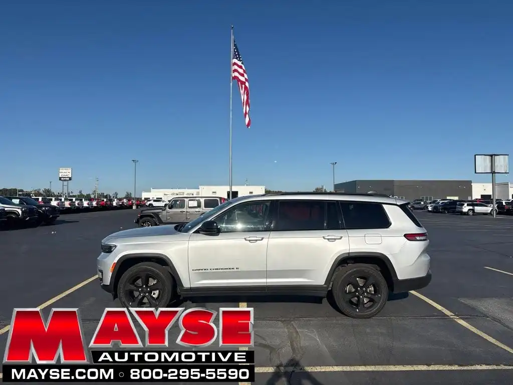2022 Jeep Grand Cherokee L Limited 4WD's photo