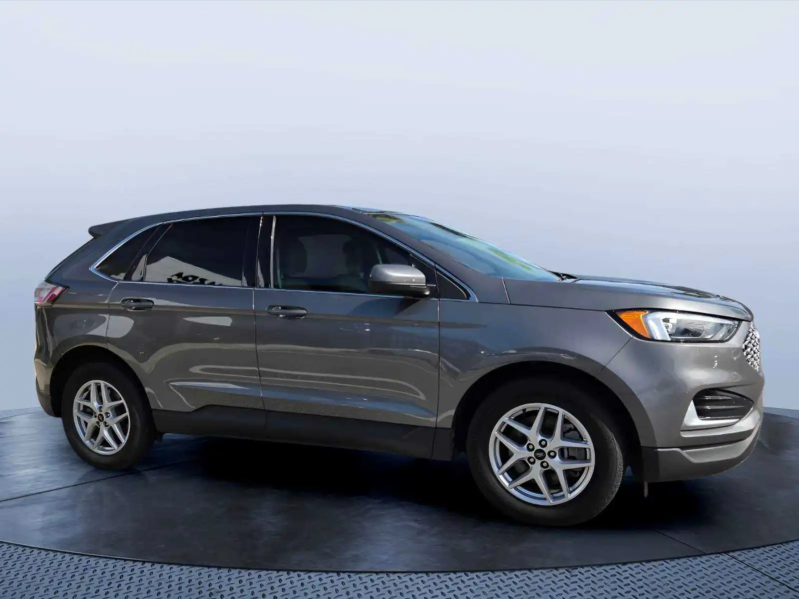 2024 Ford Edge SEL AWD's photo