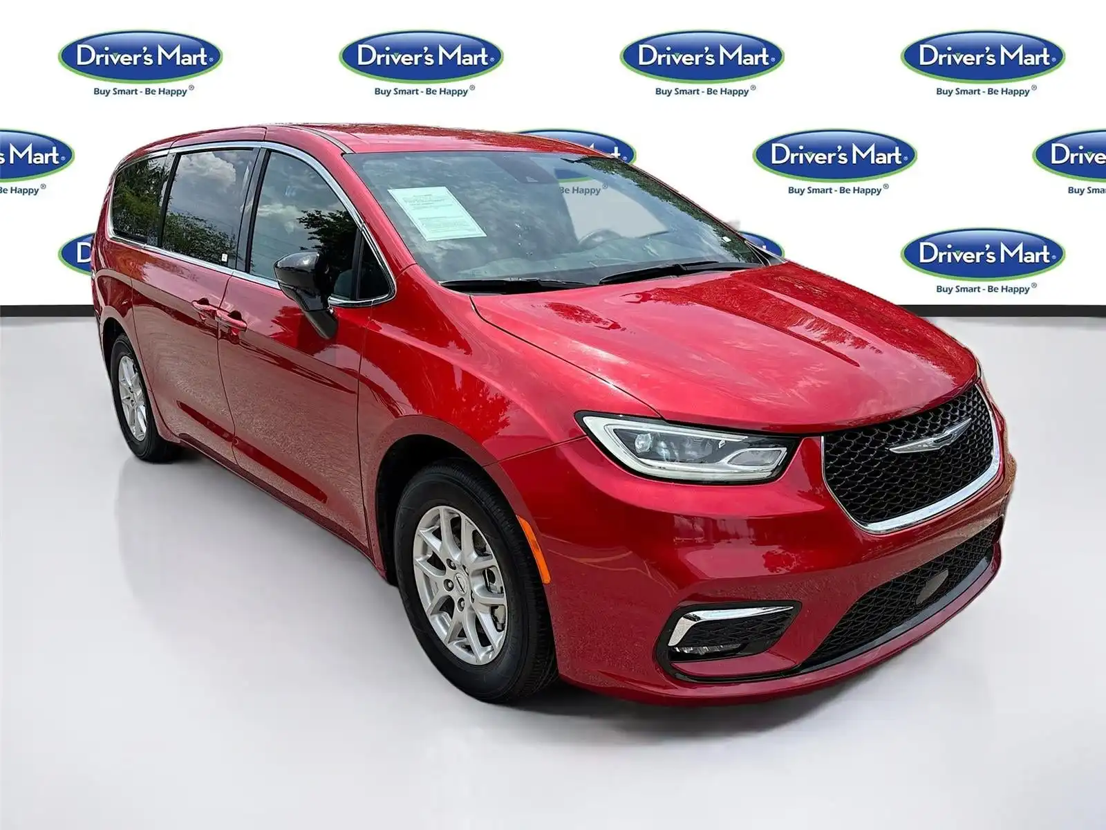 2025 Chrysler Pacifica Select's photo
