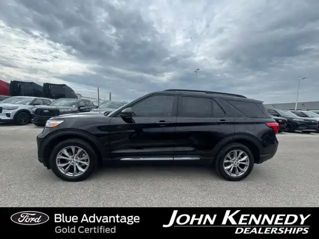 2023 Ford Explorer XLT 4WD's photo