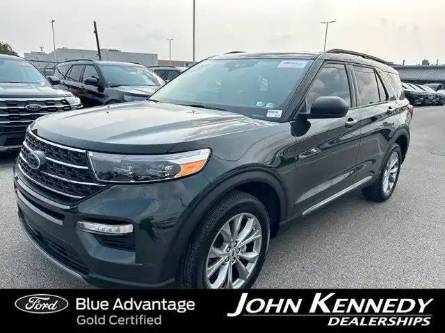 2023 Ford Explorer XLT 4WD's photo