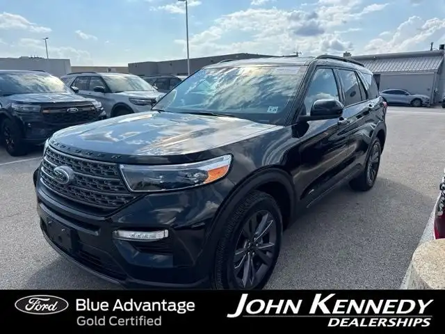 2023 Ford Explorer XLT 4WD's photo