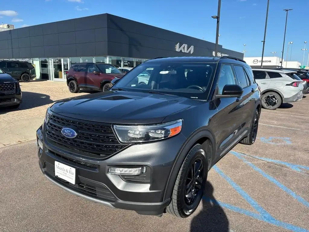 2020 Ford Explorer XLT 4WD's photo