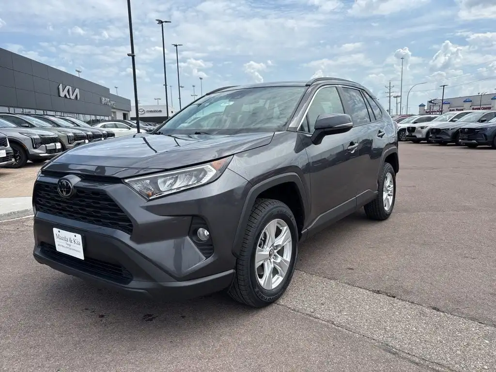 2020 Toyota RAV4 XLE AWD's photo