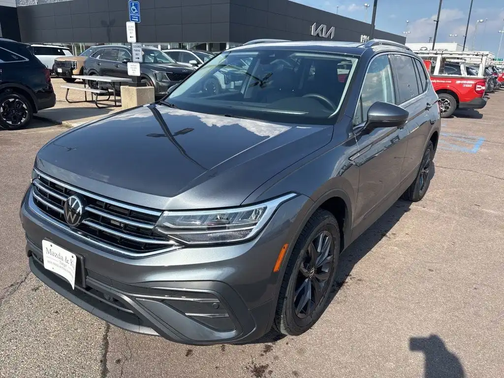 2024 Volkswagen Tiguan 2.0T SE 4Motion's photo
