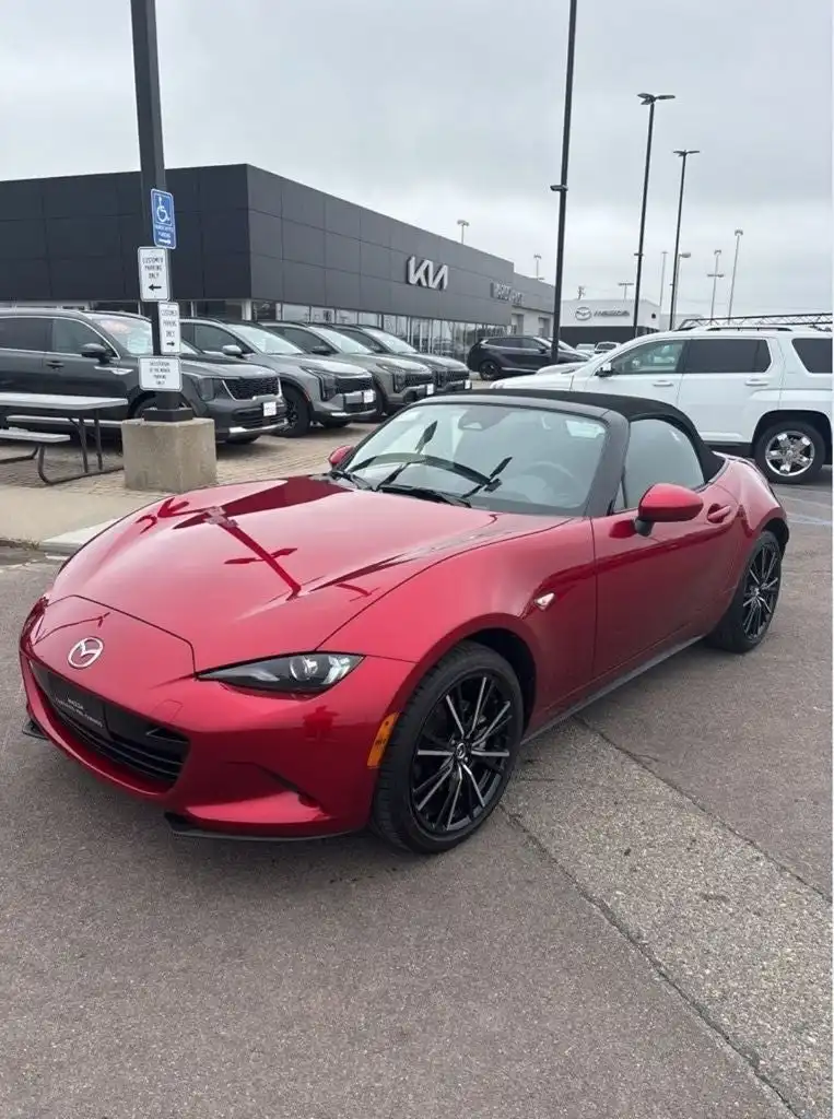 2025 Mazda MX-5 Miata Grand Touring's photo