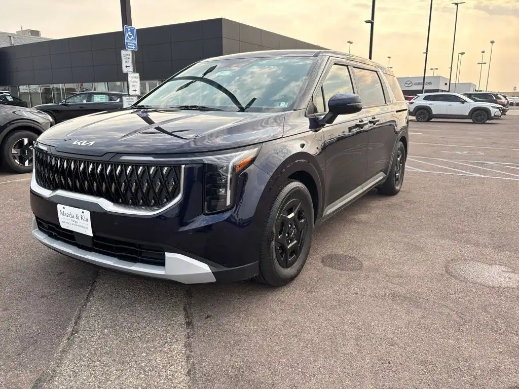 2025 Kia Sedona LXS's photo