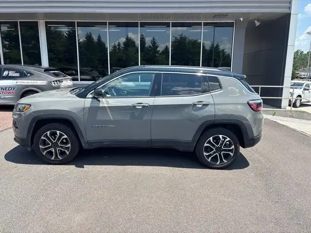 2022 Jeep Compass Limited 4X4's photo