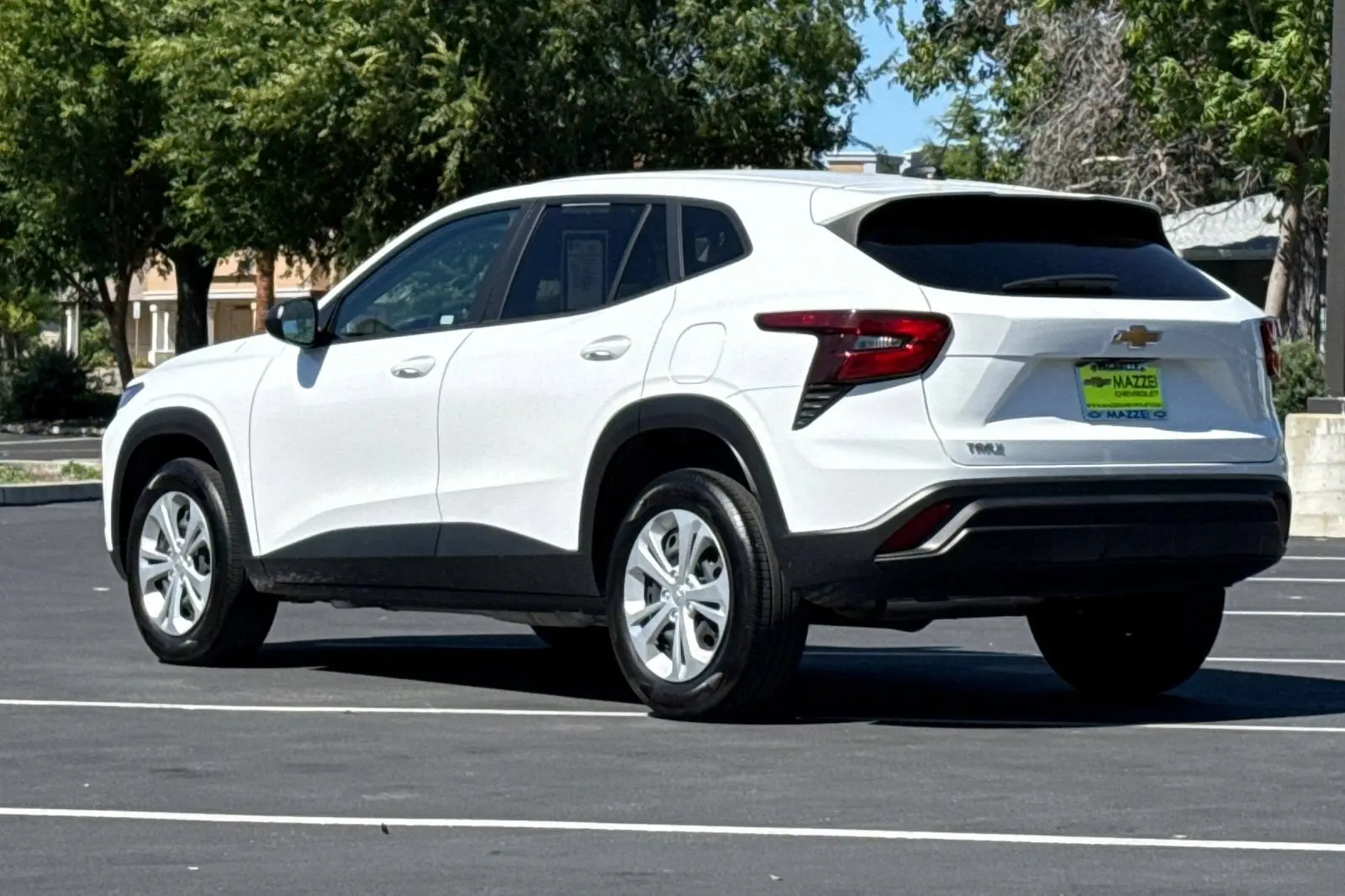2025 Chevrolet Trax LS photo 3