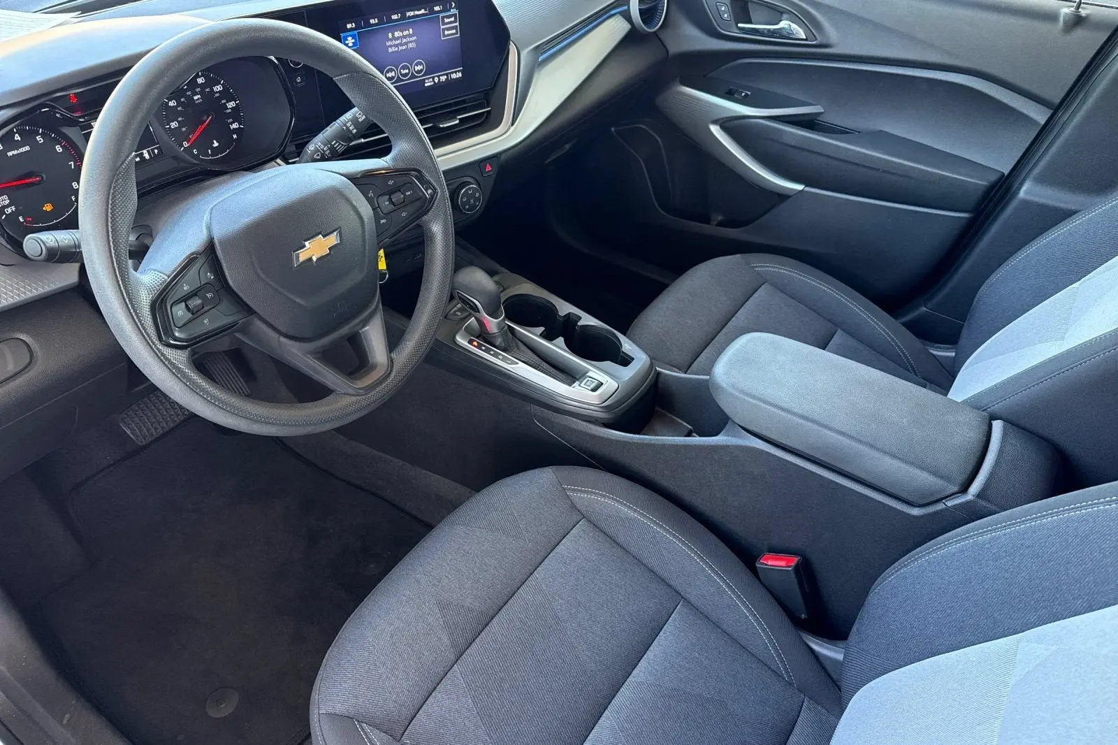 2025 Chevrolet Trax LS photo 5