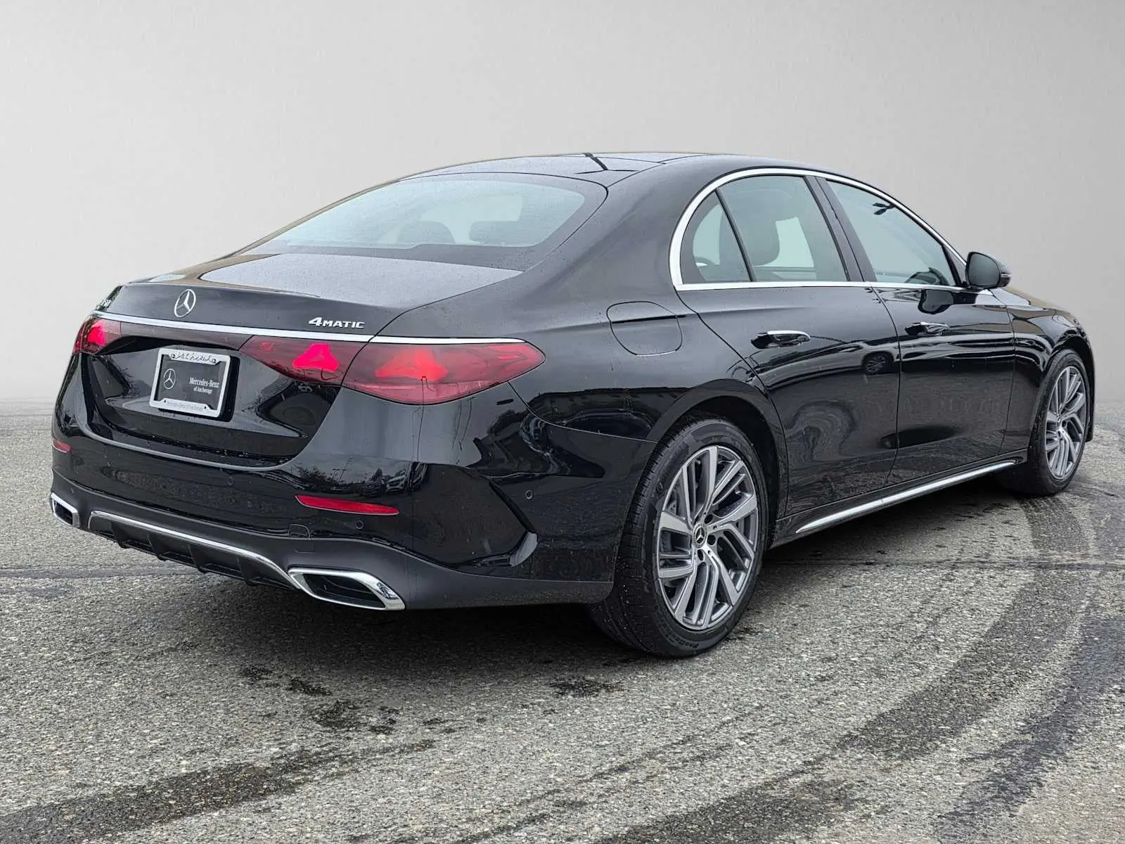 2026 Mercedes-Benz E-Class E350 4MATIC photo 3