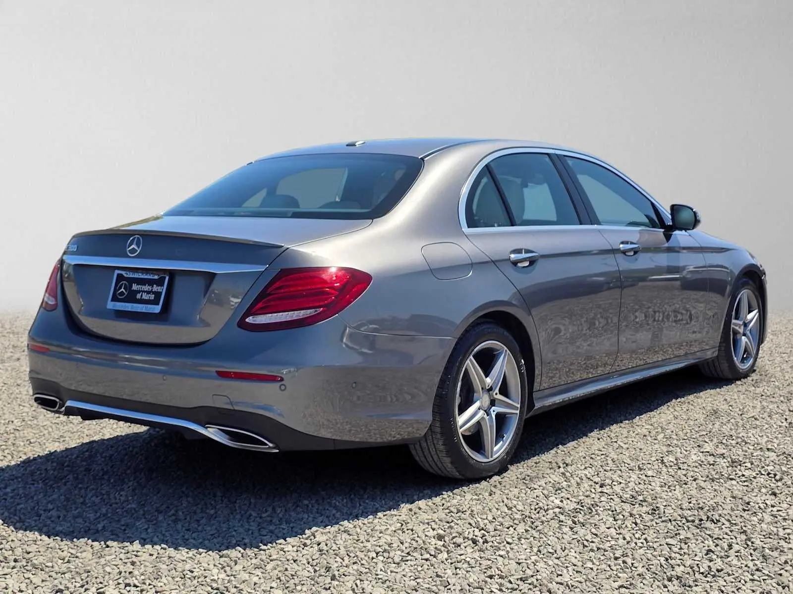 2017 Mercedes-Benz E-Class E300 photo 3