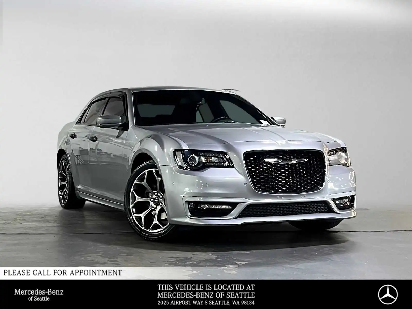 2018 Chrysler 300 S's photo