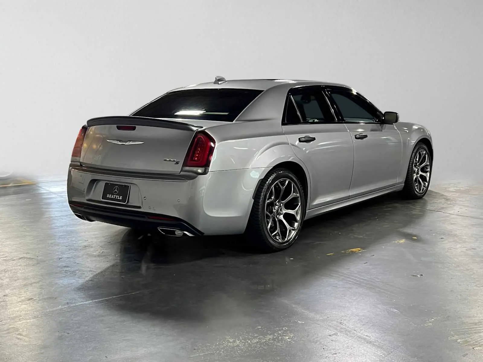 2018 Chrysler 300 S photo 3