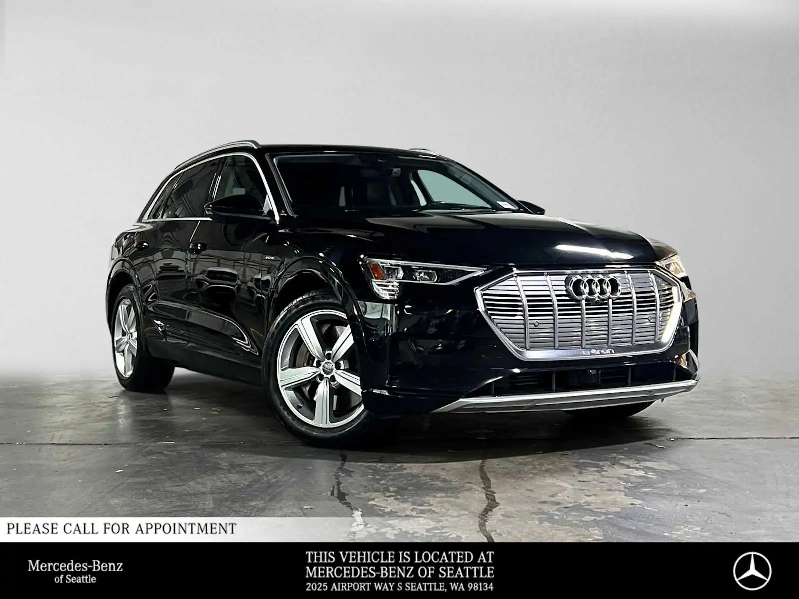 2019 Audi e-tron Prestige's photo