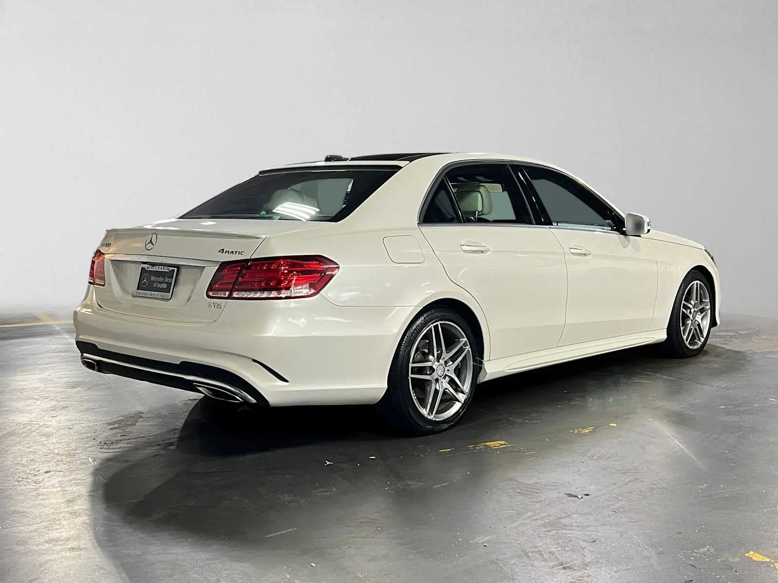 2015 Mercedes-Benz E-Class E400 4MATIC photo 3