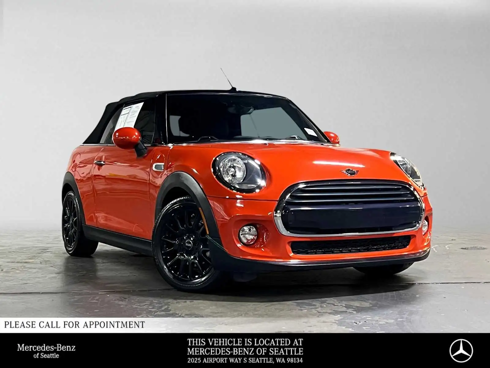 2019 MINI Convertible Cooper Classic's photo