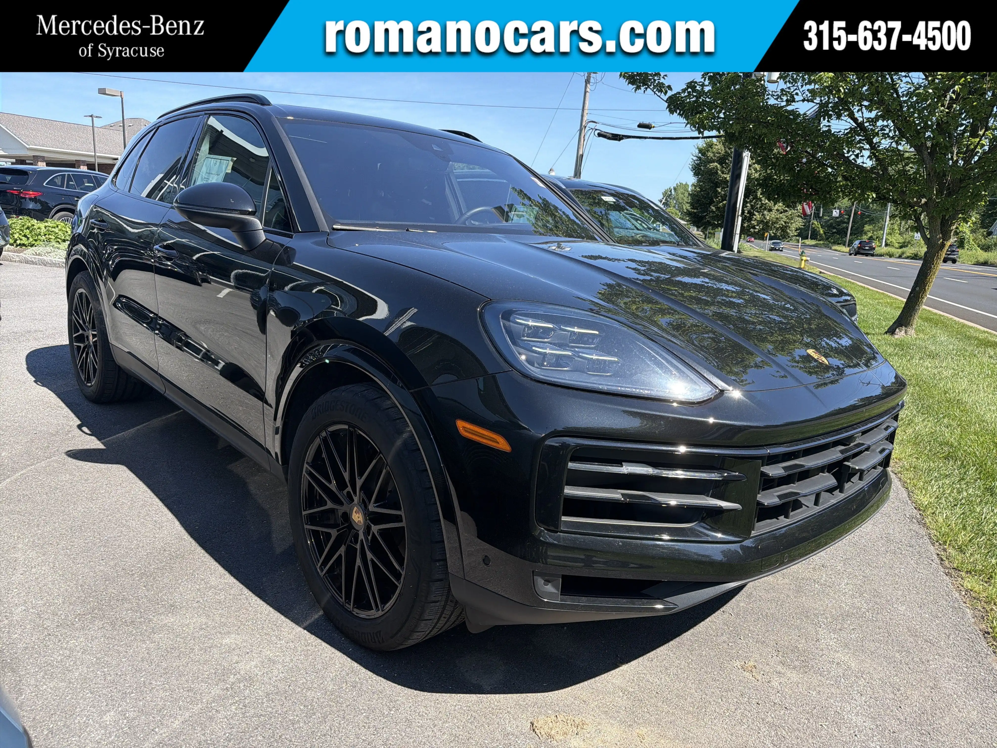 2024 Porsche Cayenne Base's photo