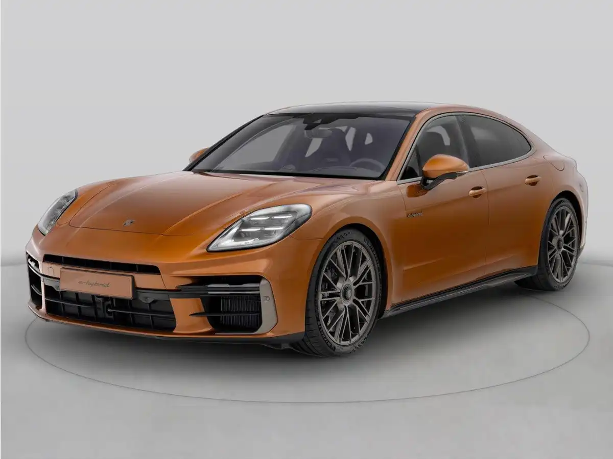 2025 Porsche Panamera 4 E-Hybrid's photo