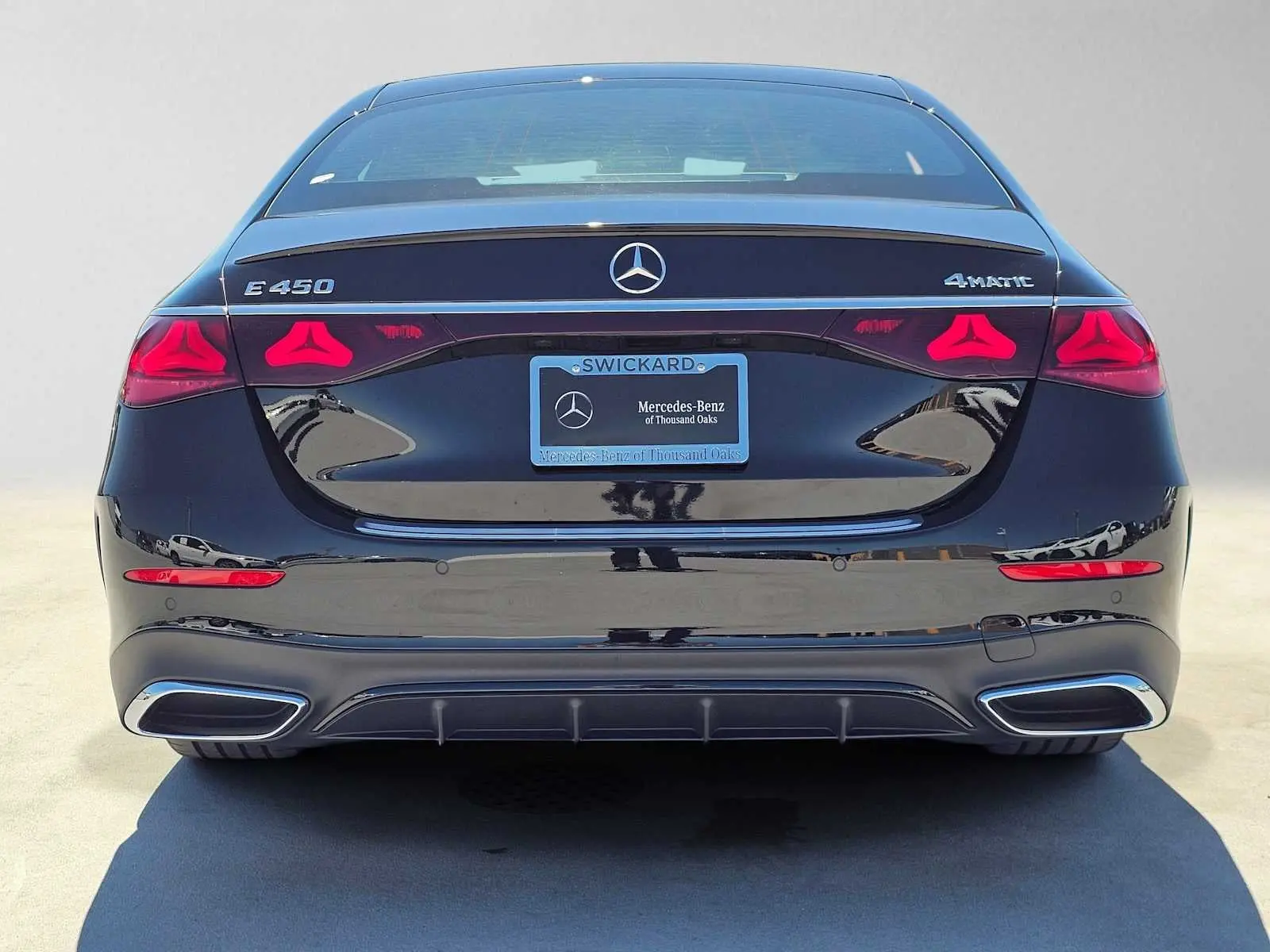 2026 Mercedes-Benz E-Class E450 4MATIC photo 4