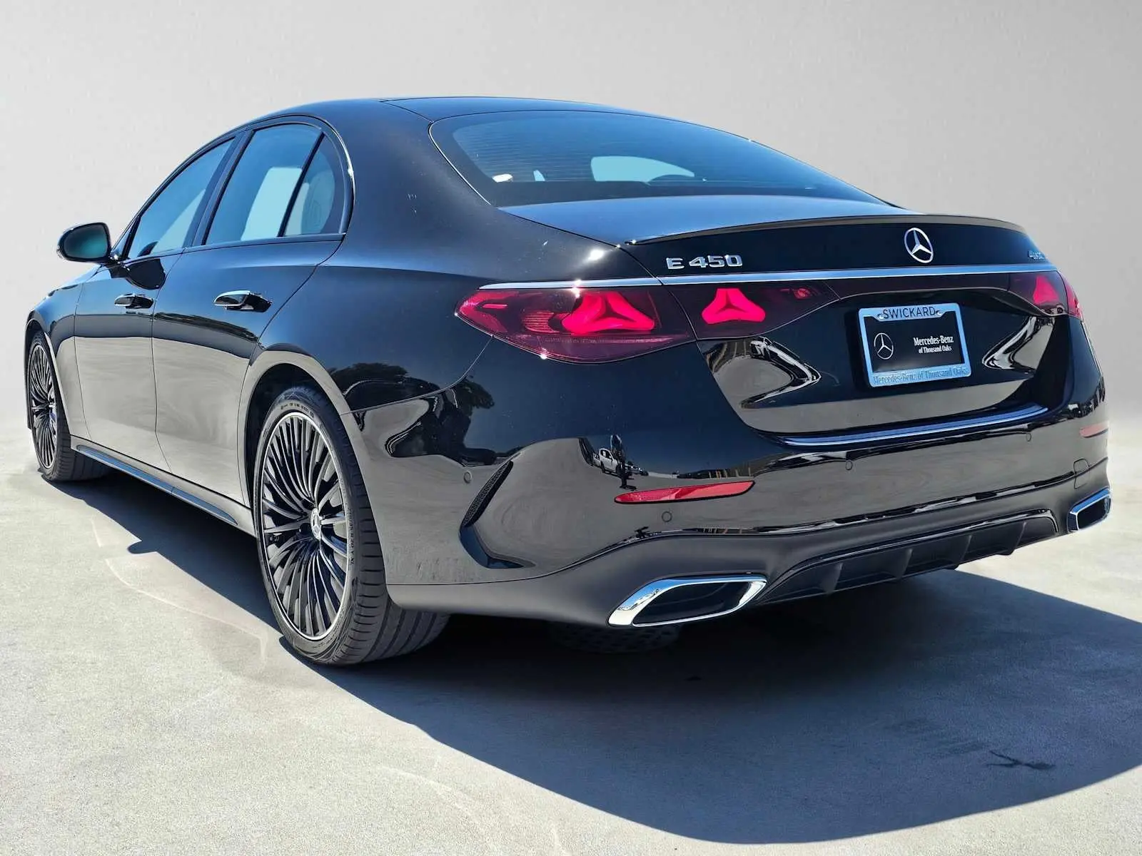 2026 Mercedes-Benz E-Class E450 4MATIC photo 5