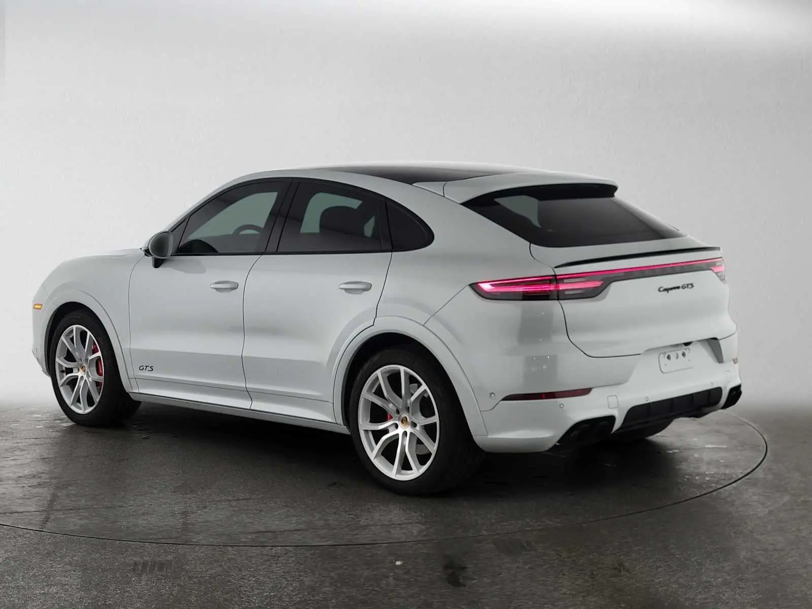 2022 Porsche Cayenne GTS photo 5